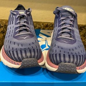 Women’s Hoka OneOne W Clifton 5 knit size 6